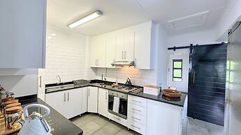 Luxury Apartment St Lucia 43 On the Bridge