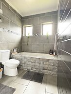 Luxury Apartment St Lucia 43 On the Bridge