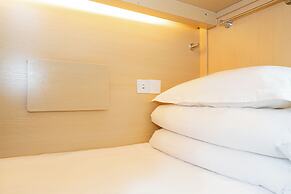 Captain No. 5 Youth Hotel