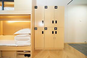 Captain No. 5 Youth Hotel