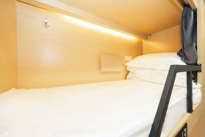 Captain No. 5 Youth Hotel