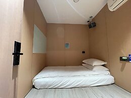 Captain No. 5 Youth Hotel