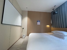 Captain No. 5 Youth Hotel