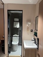 Captain No. 5 Youth Hotel