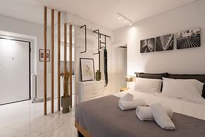 Kolonaki Chic Minimalist Studio-Athens