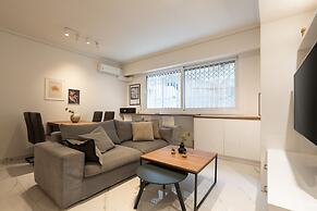 Kolonaki Chic Minimalist Studio-Athens