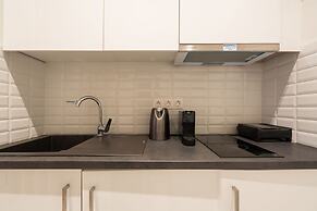 Kolonaki Chic Minimalist Studio-Athens