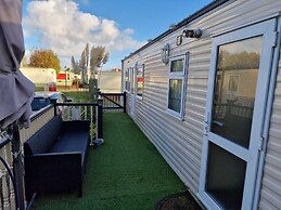 Lovely pet Friendly 4 Berth Caravan in Morecambe