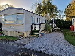 Lovely pet Friendly 4 Berth Caravan in Morecambe