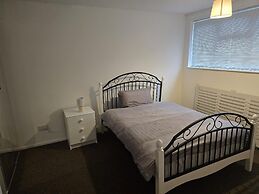 Chathamhouse/sleeps7/tv/wifi/freep