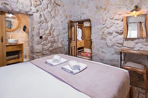 Cappadocia Çavuşin Stone House