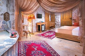 Cappadocia Çavuşin Stone House