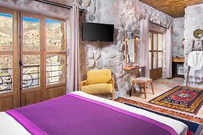 Cappadocia Çavuşin Stone House