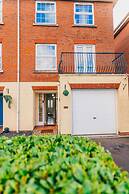 Remarkable 4-bed House in Cardiff