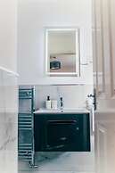 Remarkable 4-bed House in Cardiff