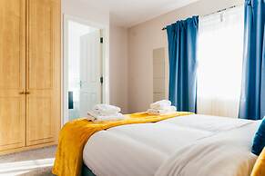 Remarkable 4-bed House in Cardiff