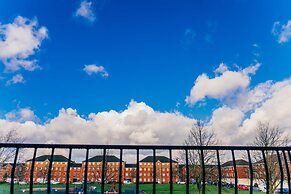 Remarkable 4-bed House in Cardiff