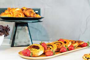 Stuart Rooms by Zzzing