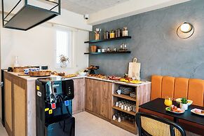 Stuart Rooms by Zzzing