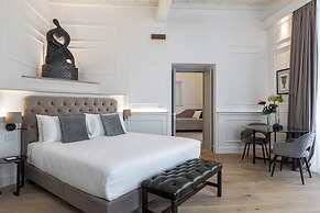 Palazzo Goldoni Condotti Collection