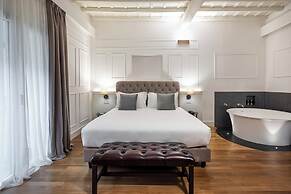 Palazzo Goldoni Condotti Collection