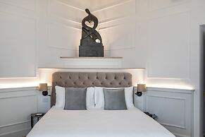 Palazzo Goldoni Condotti Collection