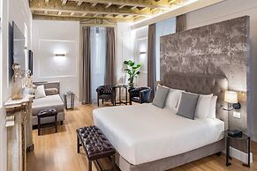 Palazzo Goldoni Condotti Collection