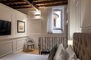 Palazzo Goldoni Condotti Collection