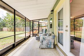 Idyllic Sarasota Home w/ Yard: 2 Mi to Beach!