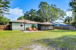 Idyllic Sarasota Home w/ Yard: 2 Mi to Beach!