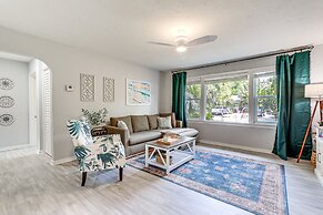 Idyllic Sarasota Home w/ Yard: 2 Mi to Beach!