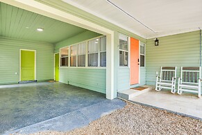 Idyllic Sarasota Home w/ Yard: 2 Mi to Beach!