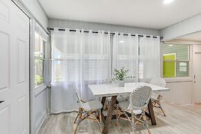 Idyllic Sarasota Home w/ Yard: 2 Mi to Beach!