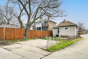8 Mi to Chicago: Oak Park Home w/ Fenced Backyard!