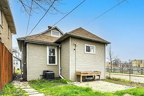 8 Mi to Chicago: Oak Park Home w/ Fenced Backyard!