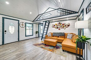 Broken Bow Cabin w/ Hot Tub, Fire Pit & Creek View