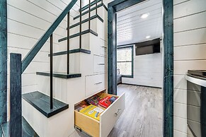 Broken Bow Cabin w/ Hot Tub, Fire Pit & Creek View