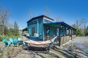 Broken Bow Cabin w/ Hot Tub, Fire Pit & Creek View