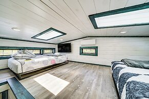 Broken Bow Cabin w/ Hot Tub, Fire Pit & Creek View