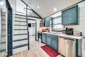 Broken Bow Cabin w/ Hot Tub, Fire Pit & Creek View