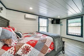 Broken Bow Cabin w/ Hot Tub, Fire Pit & Creek View