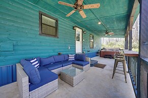 Broken Bow Cabin w/ Hot Tub, Fire Pit & Creek View