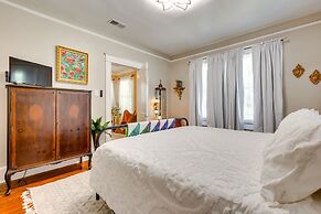 Lovely Mobile Home w/ Smart TV: 2 Mi to Downtown!