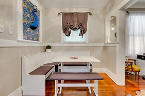 Lovely Mobile Home w/ Smart TV: 2 Mi to Downtown!