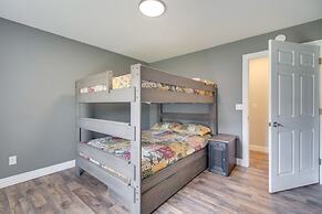 2 Mi to Grand Lake: Grove Home w/ Fenced-in Yard