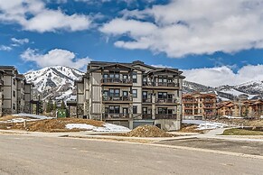 Helling Circle Hideaway 303 3 Bedroom Condo by RedAwning