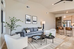 Helling Circle Hideaway 303 3 Bedroom Condo by RedAwning