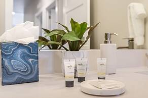 Helling Circle Hideaway 303 3 Bedroom Condo by RedAwning