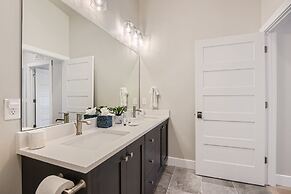 Helling Circle Hideaway 303 3 Bedroom Condo by RedAwning