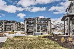 Helling Circle Hideaway 303 3 Bedroom Condo by RedAwning